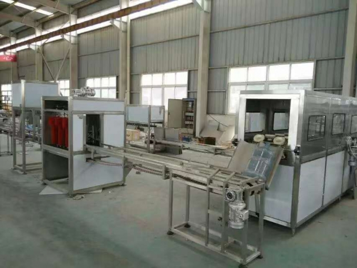 每小時300桶的大桶灌裝線